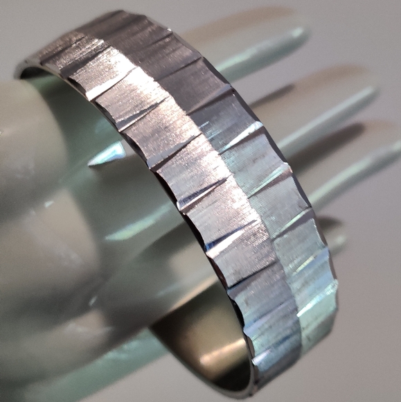 Vintage Money Wide Bangle bracelet - Picture 5 of 16